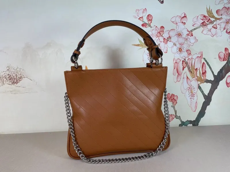 Gucci Top Handle Bags-651 - Image 3