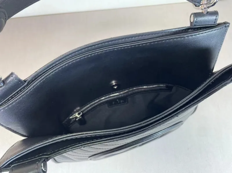 Gucci Top Handle Bags-652 - Image 8
