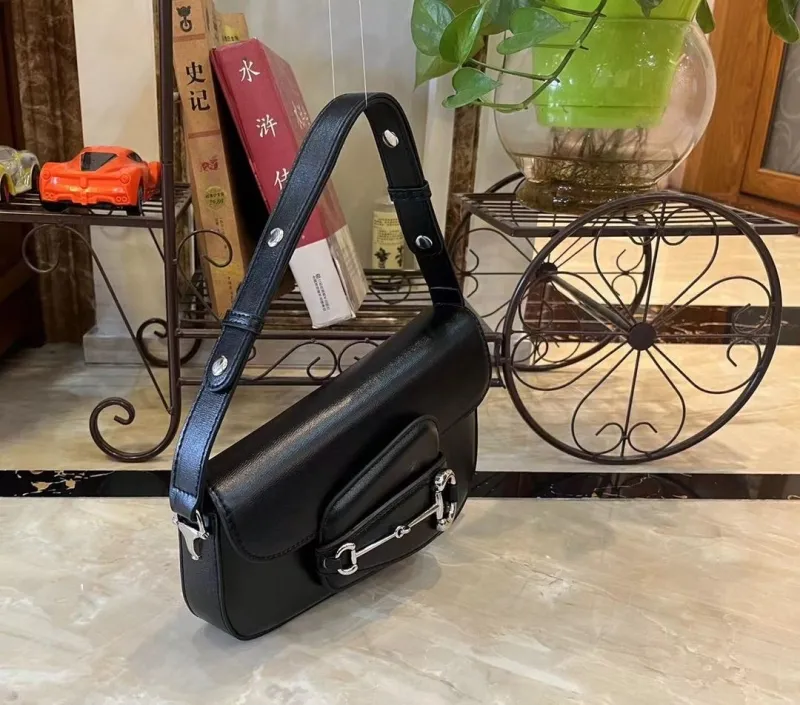 Alternative view of Gucci Top Handle Bags-661