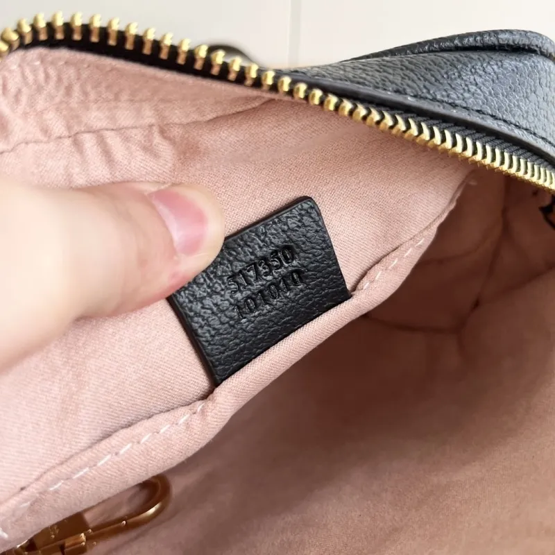 Gucci Travel Bags-15 - Image 9