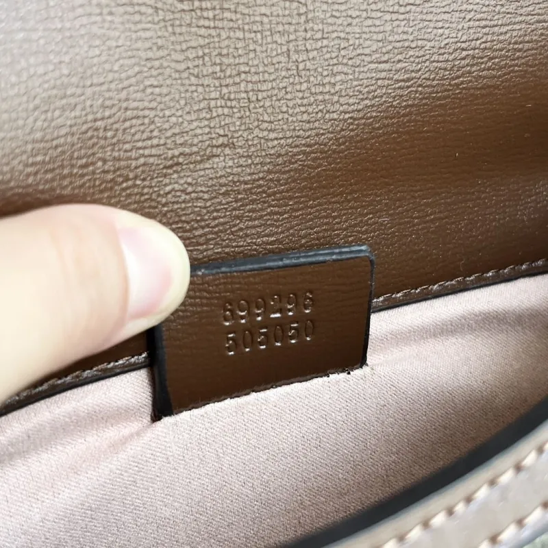 Gucci Travel Bags-31 - Image 3