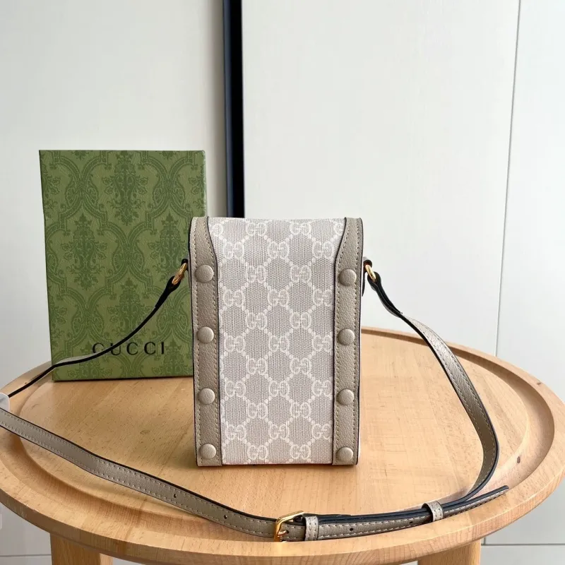 Gucci Travel Bags-42 - Image 3
