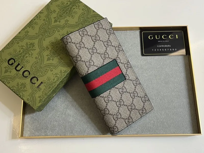 Gucci Wallets & Purse-9