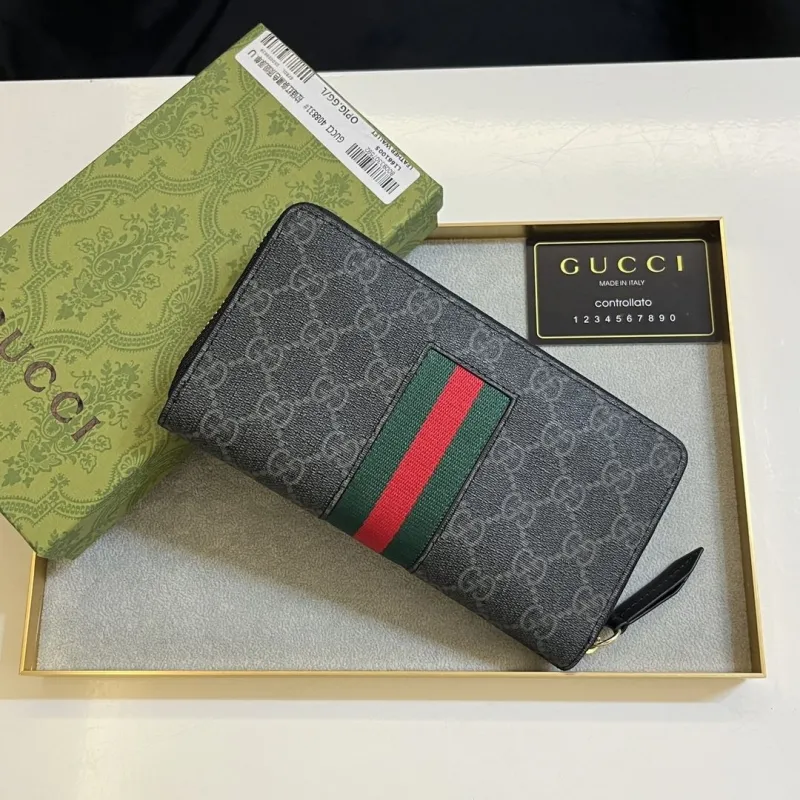 Gucci Wallets & Purse-11
