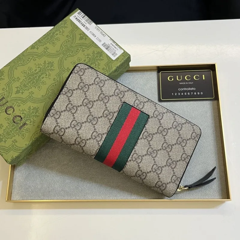 Gucci Wallets & Purse-13