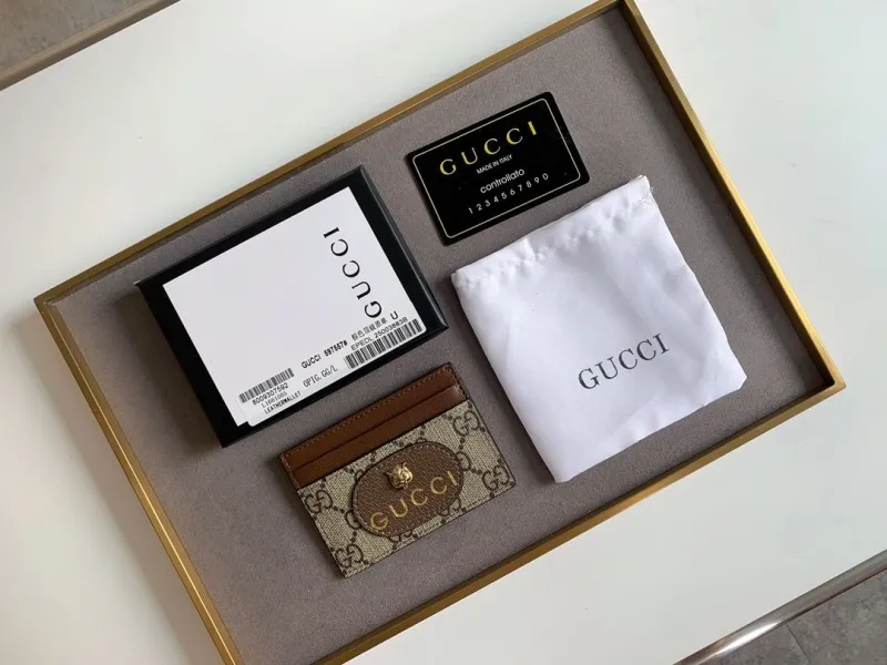 Gucci Wallets & Purse-18
