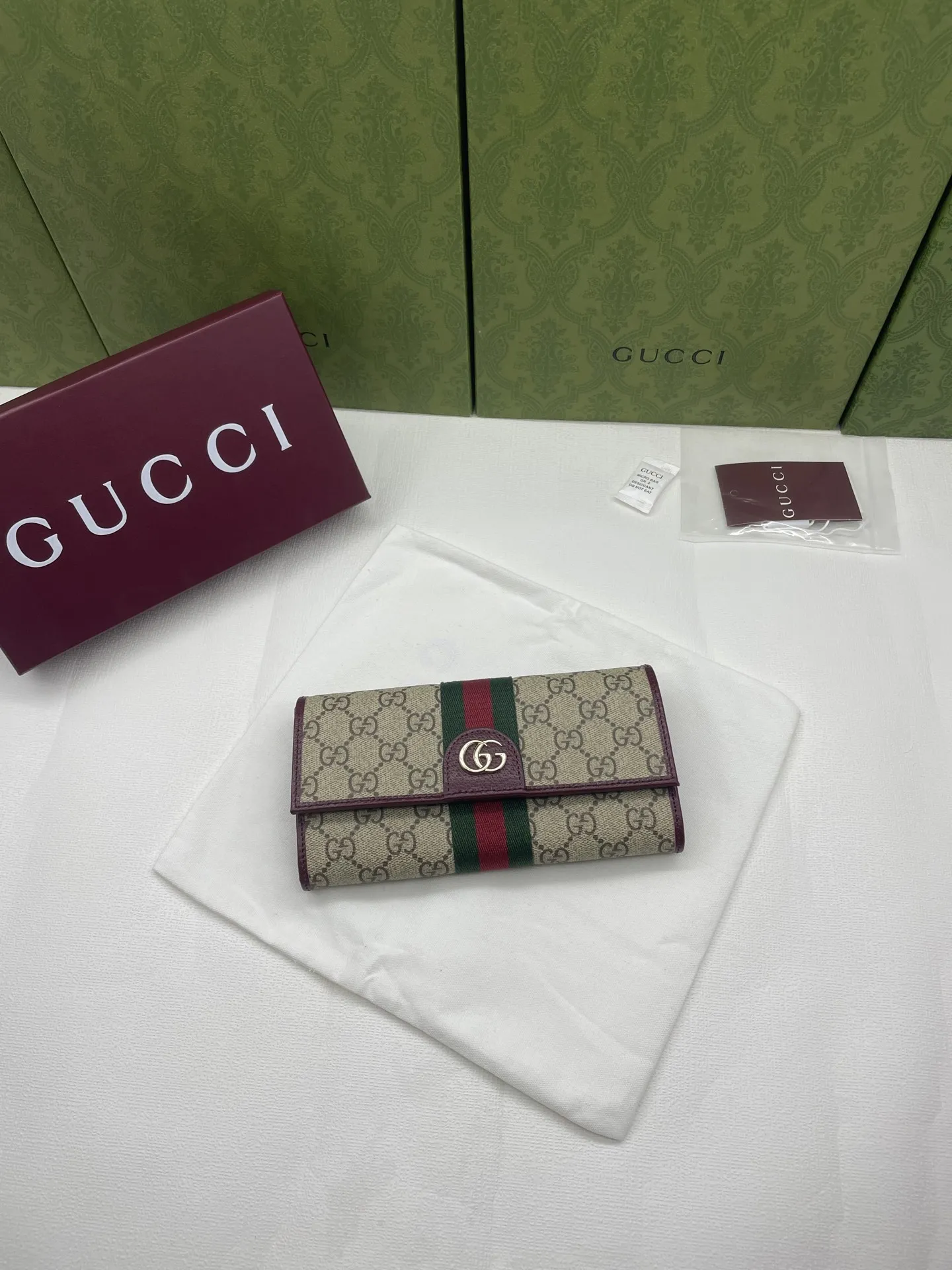 Gucci Wallets & Purse-67