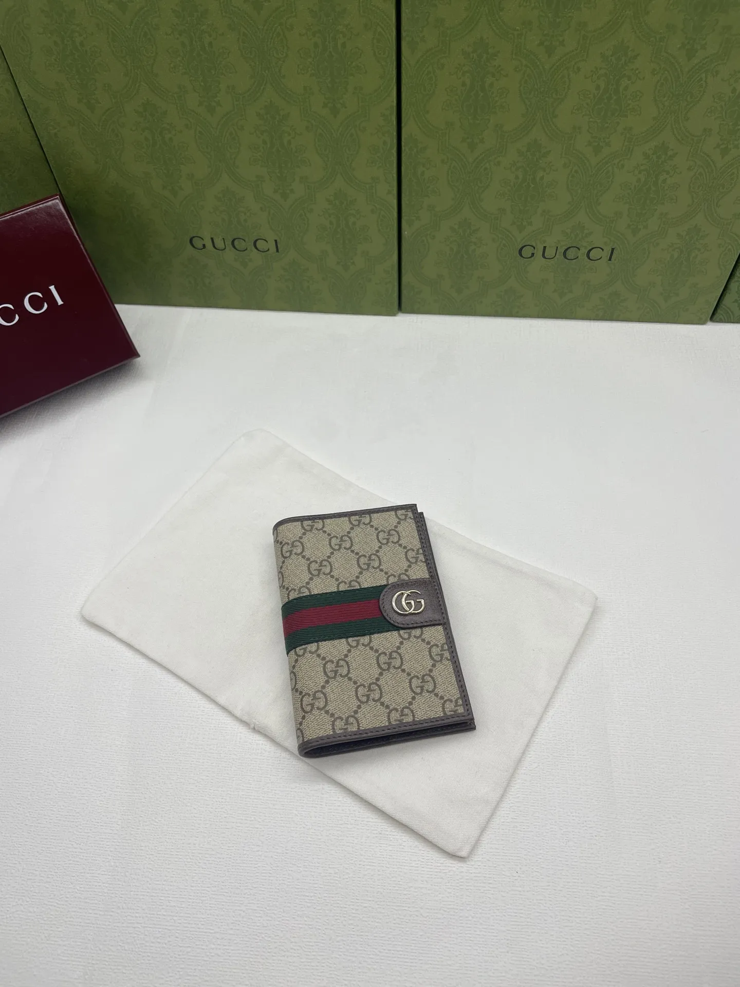 Gucci Wallets & Purse-69