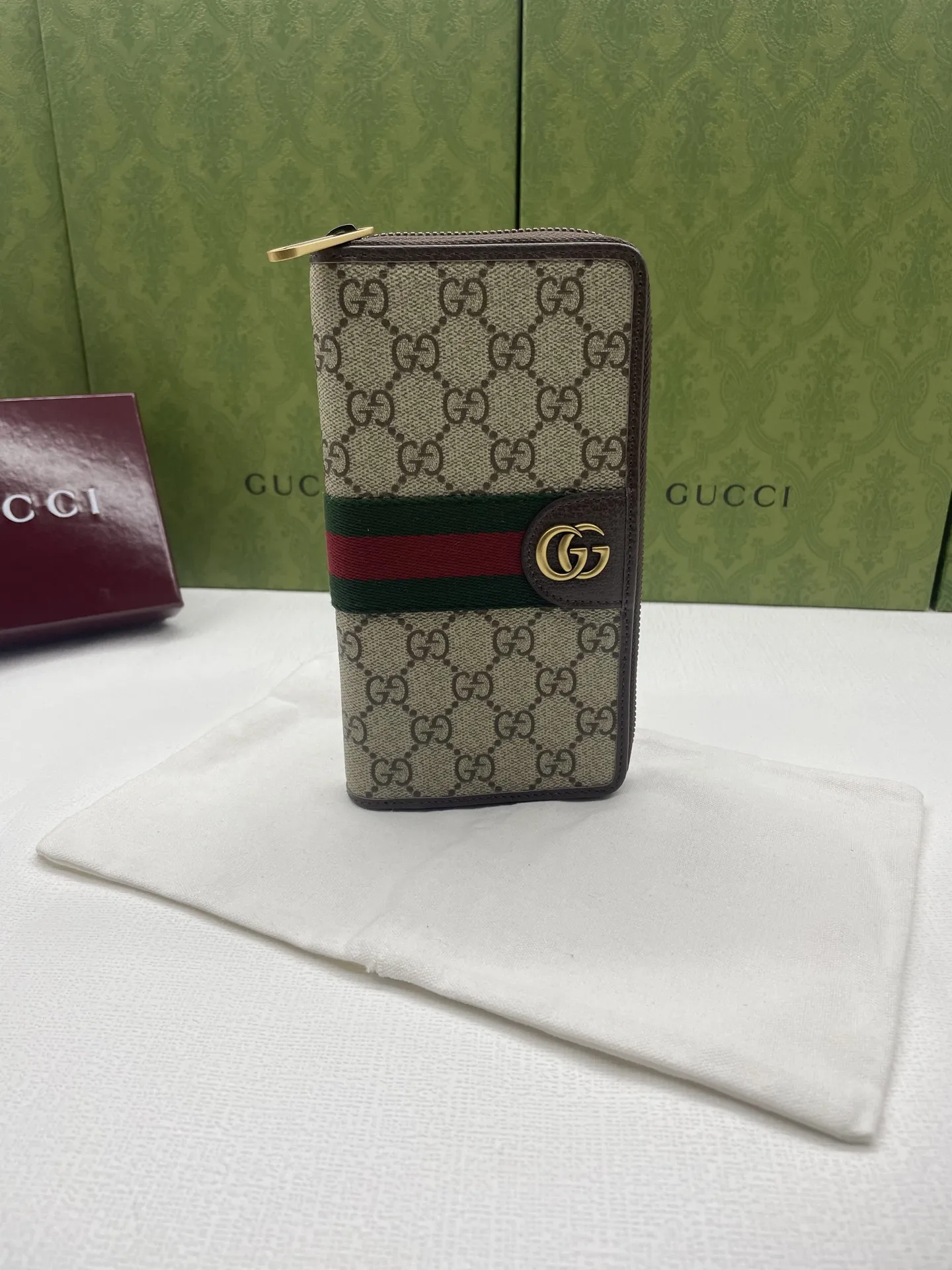 Gucci Wallets & Purse-77
