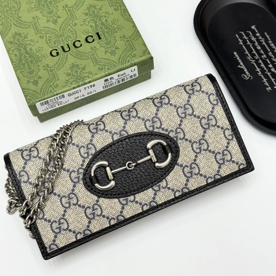 Gucci Wallets & Purse-100