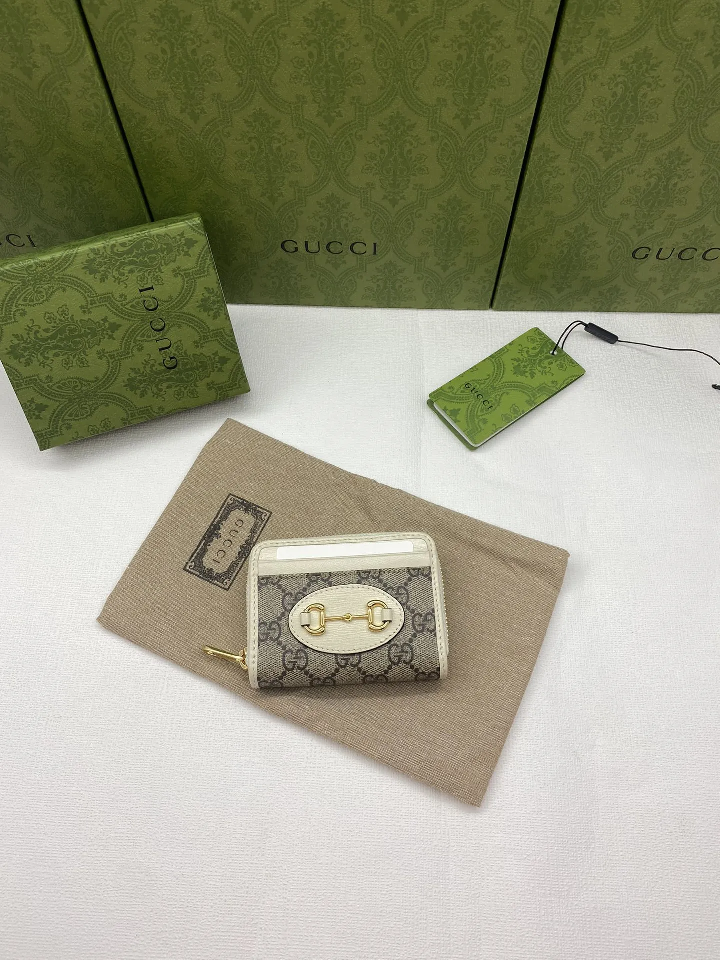 Gucci Wallets & Purse-120