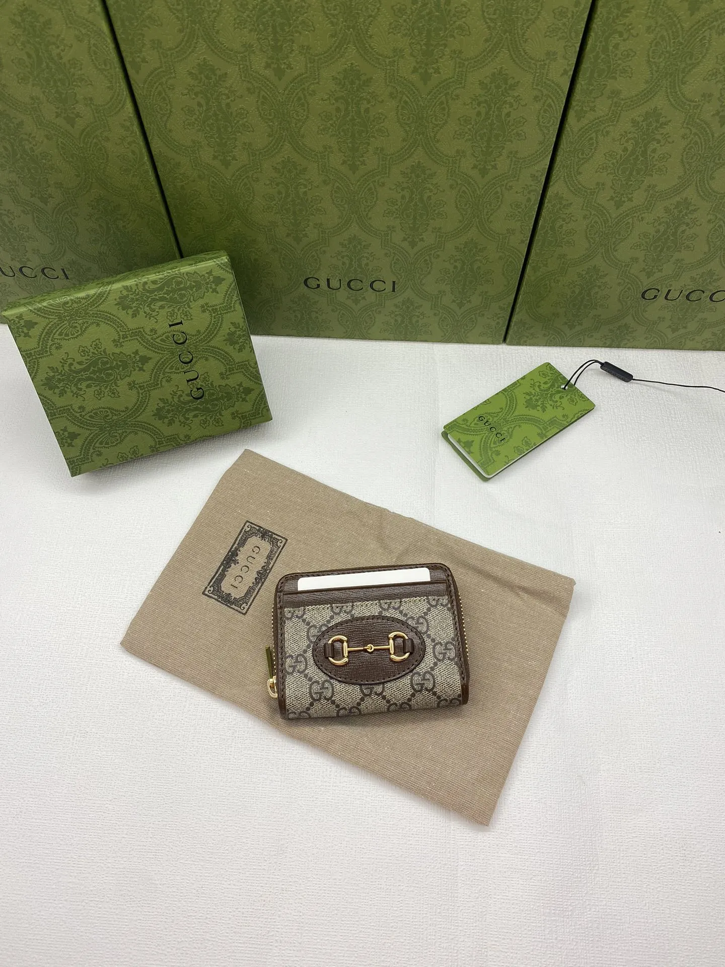 Gucci Wallets & Purse-121