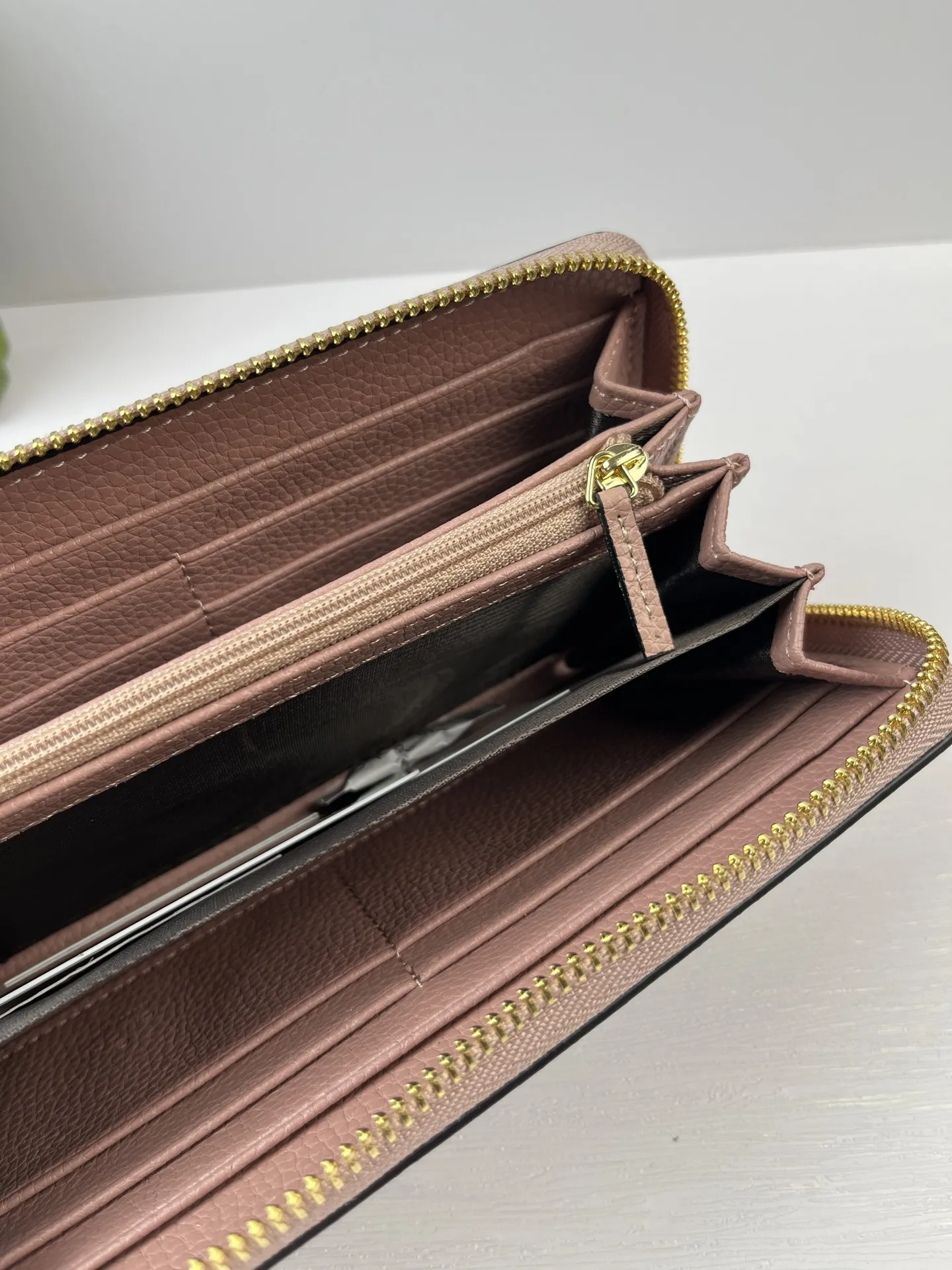 Gucci Wallets & Purse-307 - Image 9