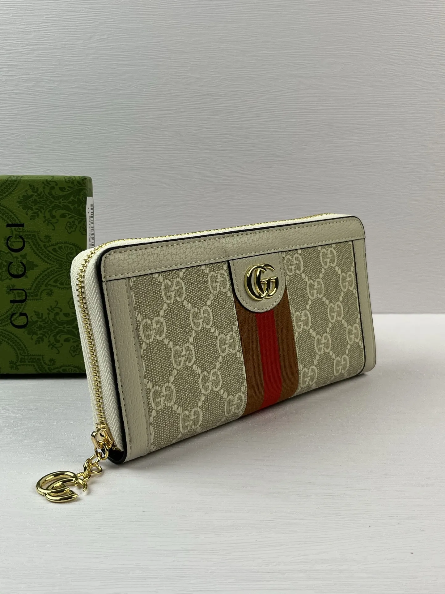 Alternative view of Gucci Wallets & Purse-353