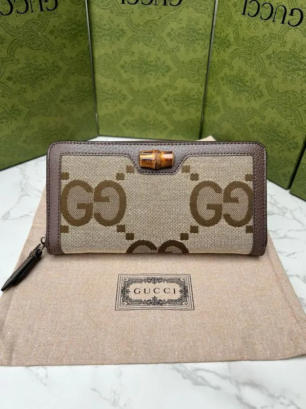 Gucci Wallets & Purse-413