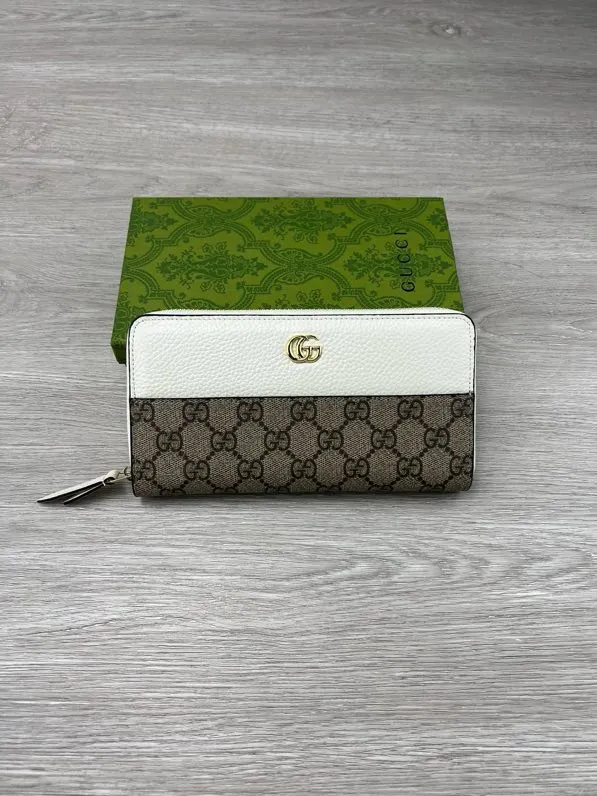 Gucci Wallets & Purse-421