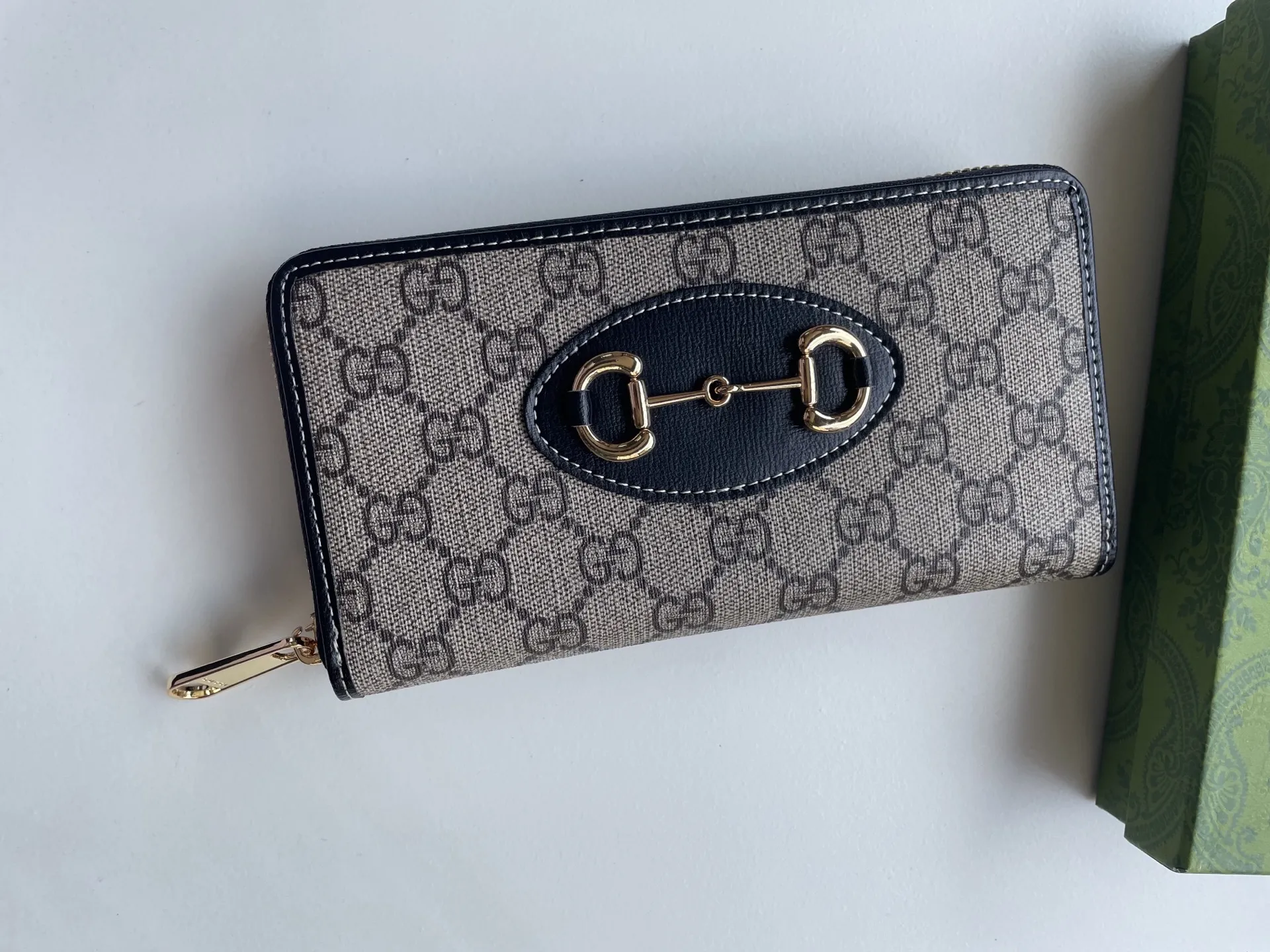 Gucci Wallets & Purse-576
