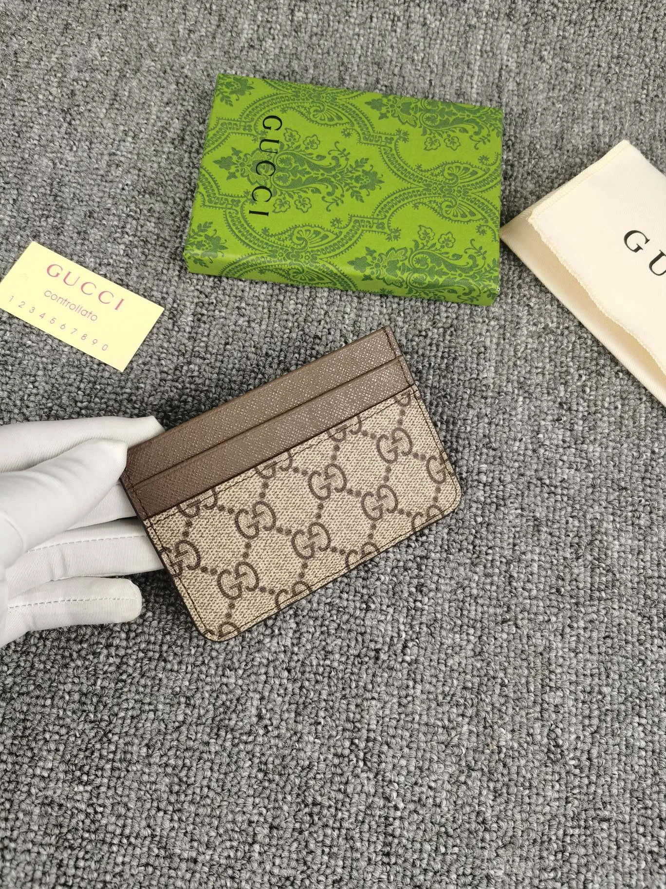 Alternative view of Gucci Wallets & Purse-617