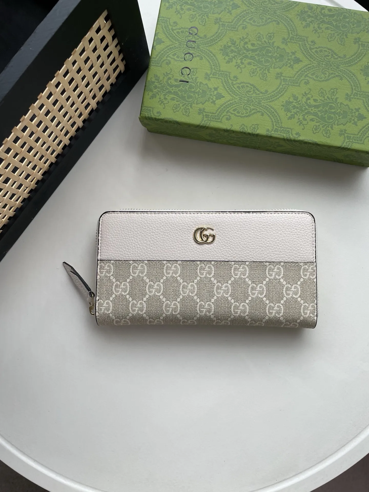 Gucci Wallets & Purse-640