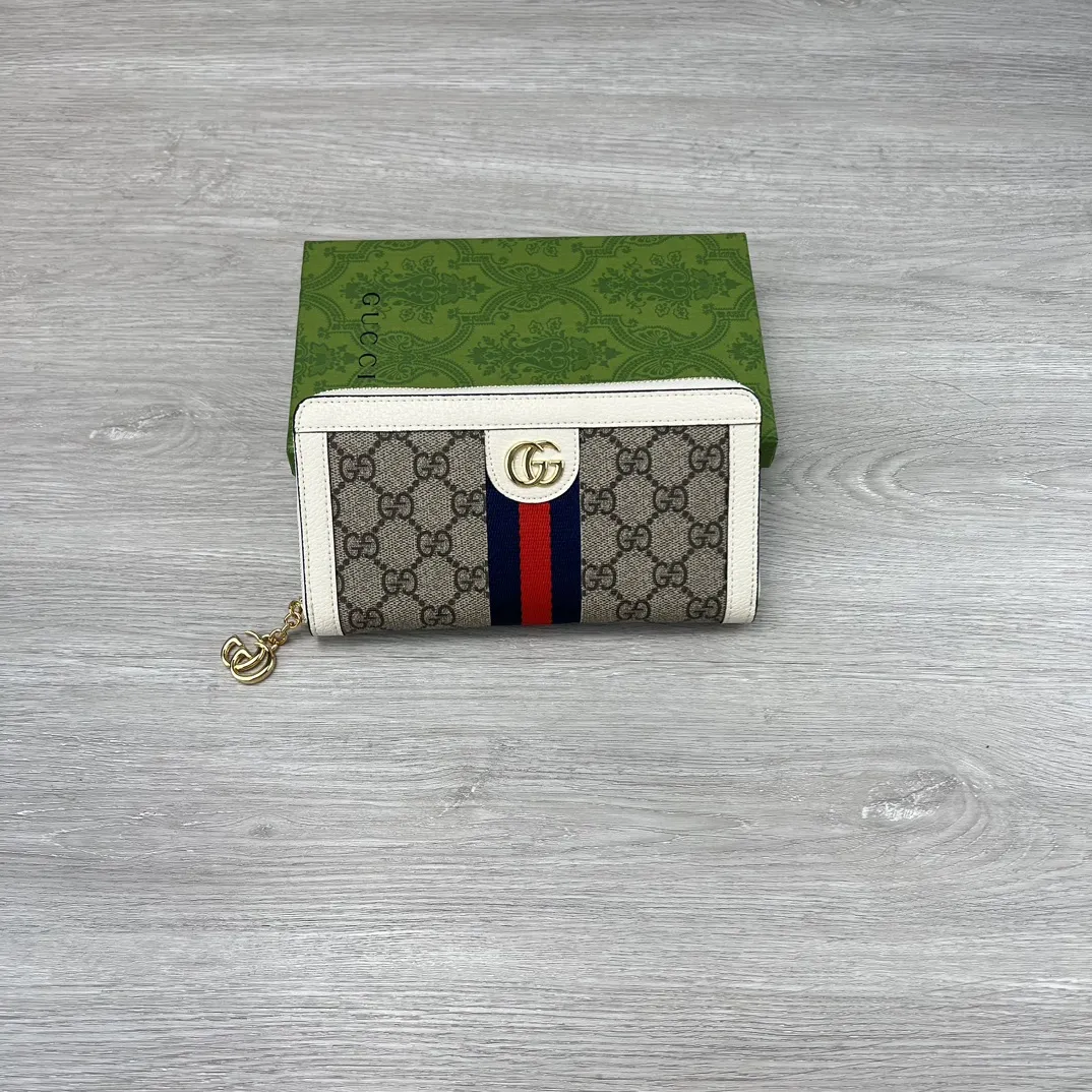 Gucci Wallets & Purse-687