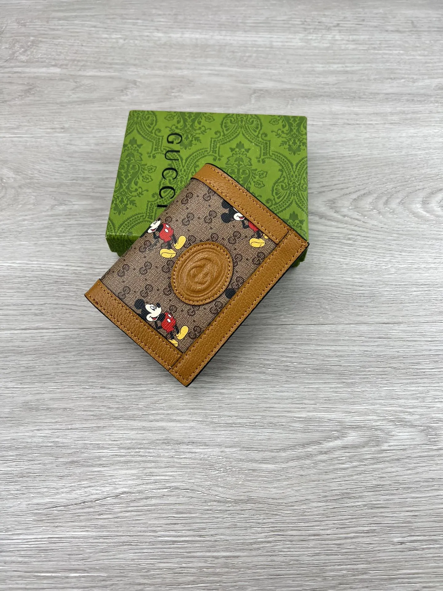 Alternative view of Gucci Wallets & Purse-700