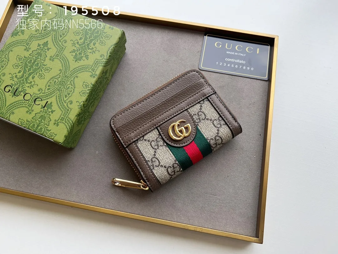 Alternative view of Gucci Wallets & Purse-709
