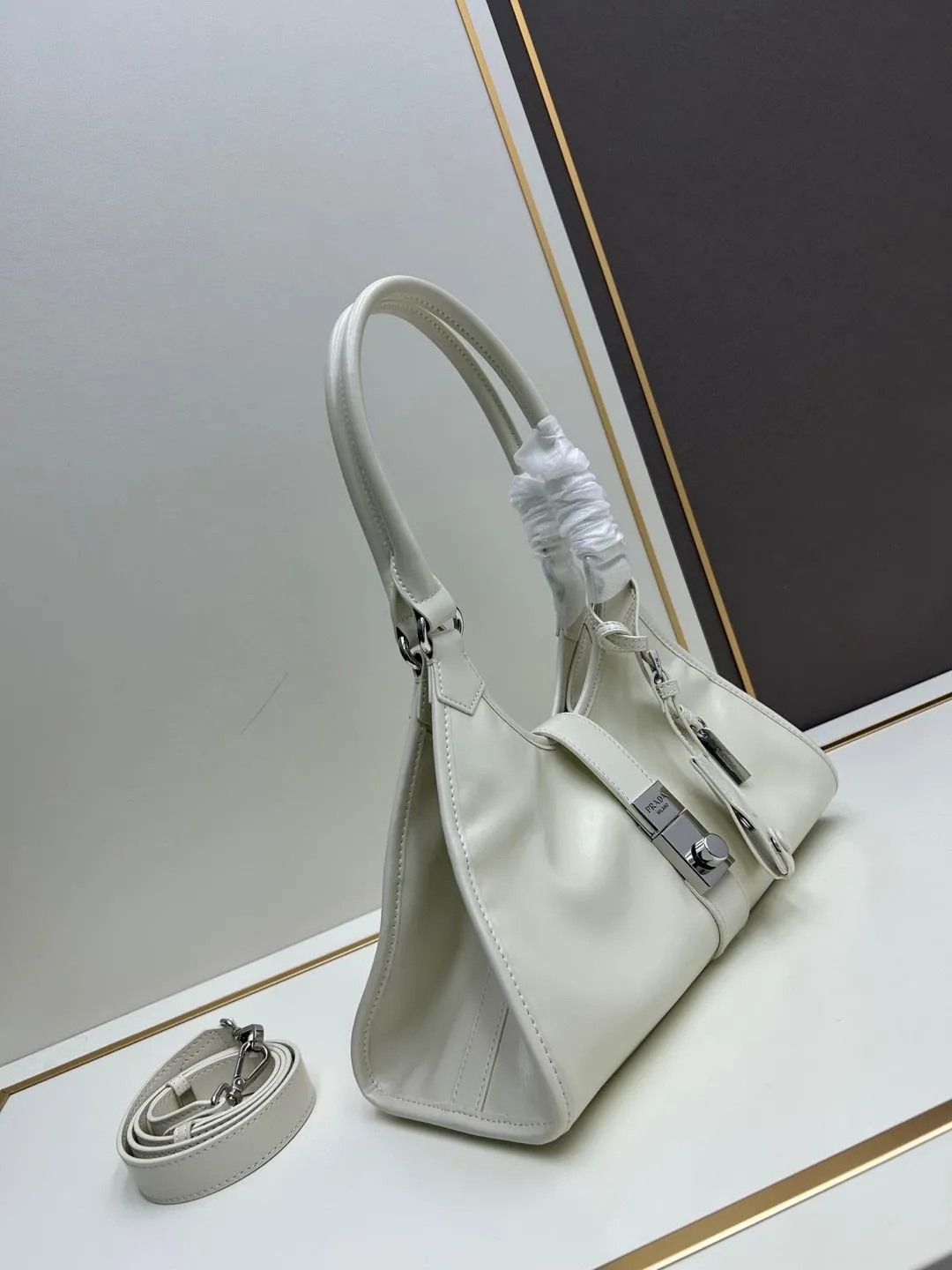 Alternative view of Prada Satchel Bags-829