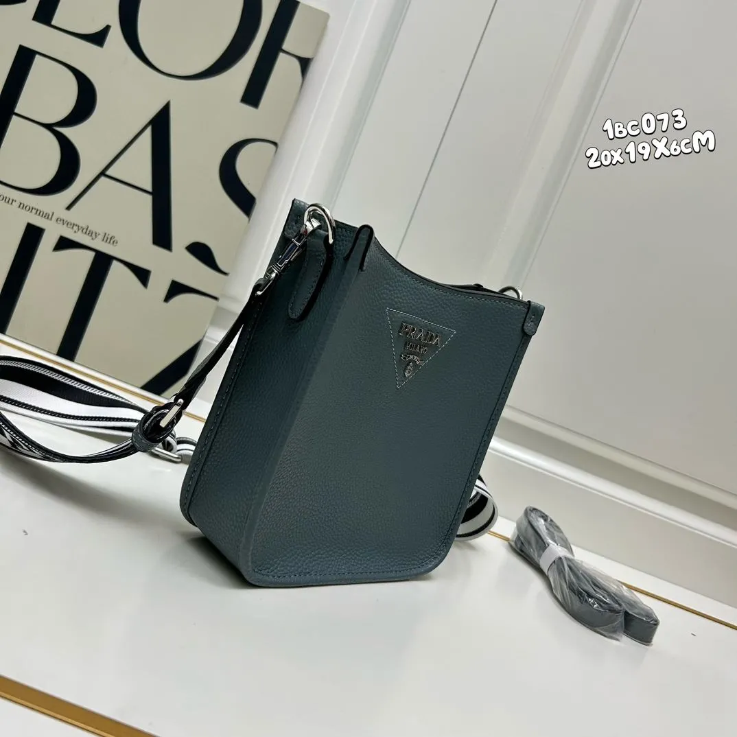 Alternative view of Prada Satchel Bags-912