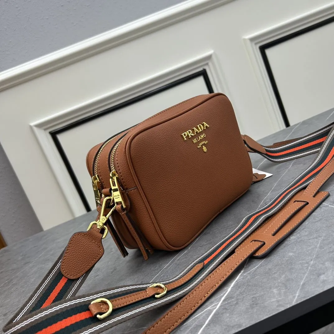 Alternative view of Prada Satchel Bags-923