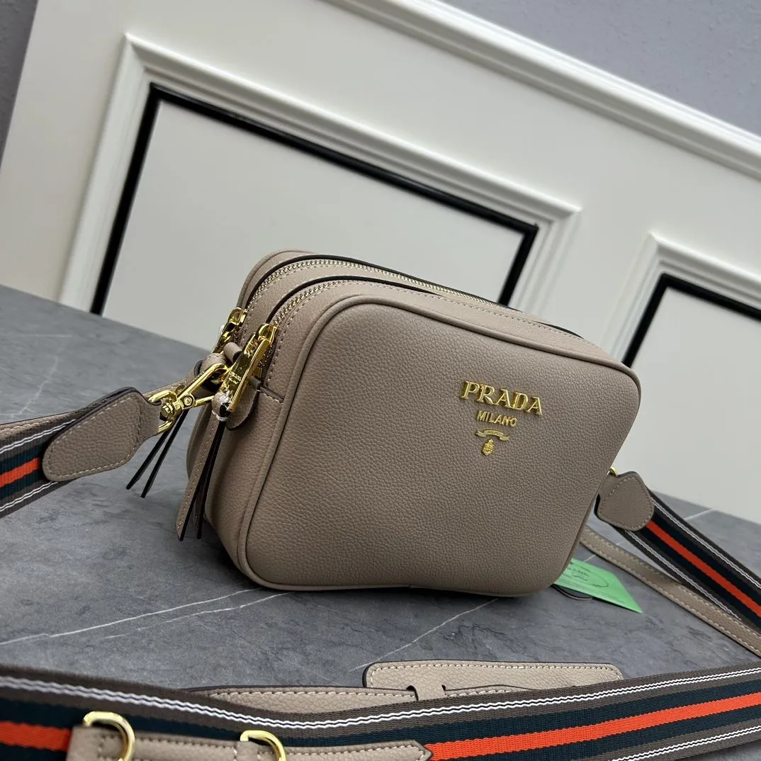 Alternative view of Prada Satchel Bags-924