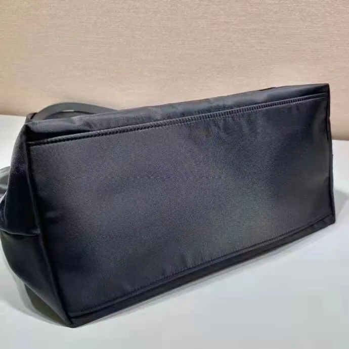 Prada Shopping Bags-61 - Image 4