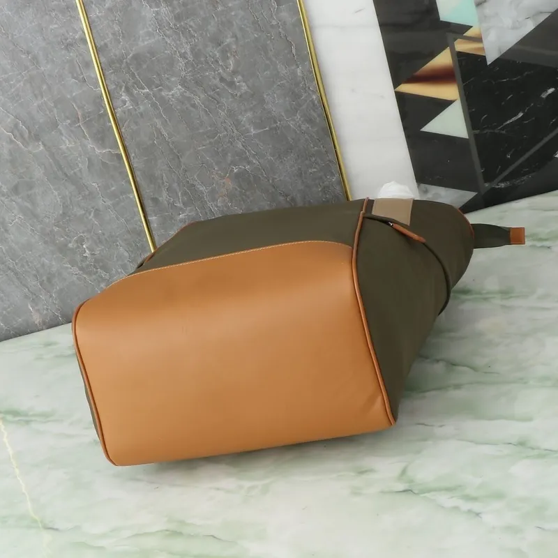 Prada Shopping Bags-66 - Image 4