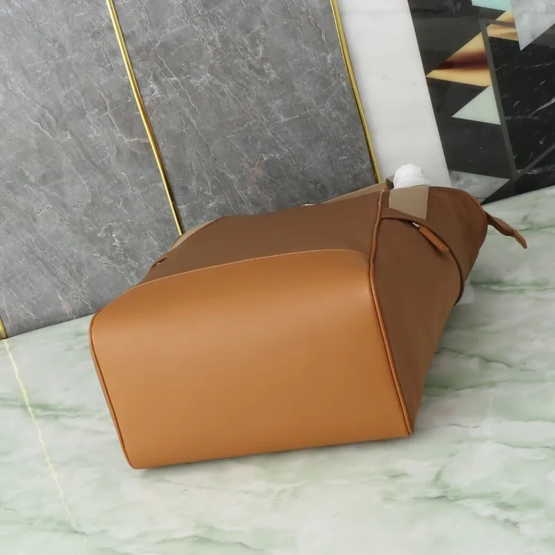 Prada Shopping Bags-67 - Image 4