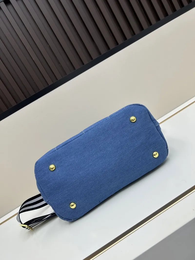 Prada Shopping Bags-117 - Image 6