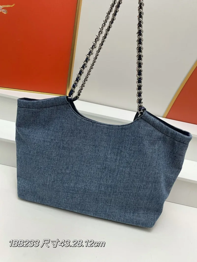 Alternative view of Prada Shopping Bags-142