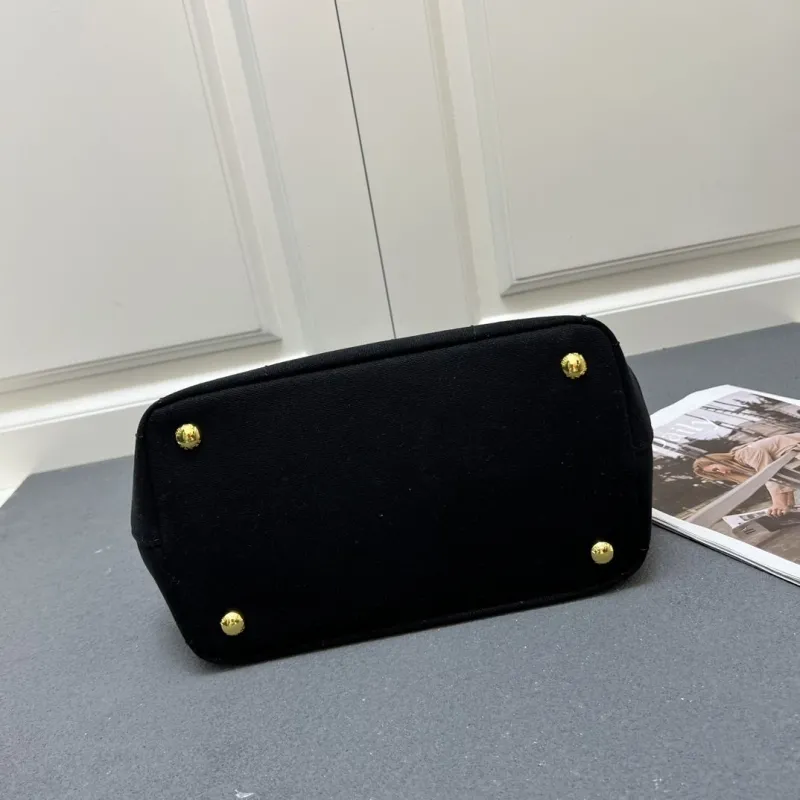 Prada Shopping Bags-148 - Image 6