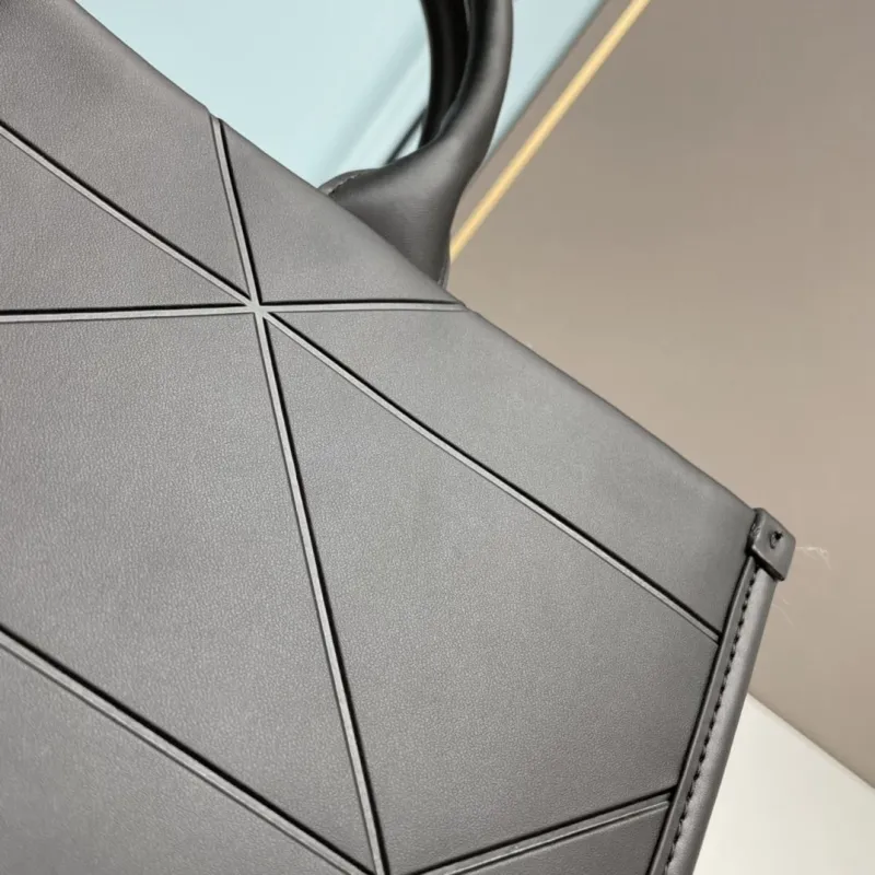 Prada Shopping Bags-153 - Image 6