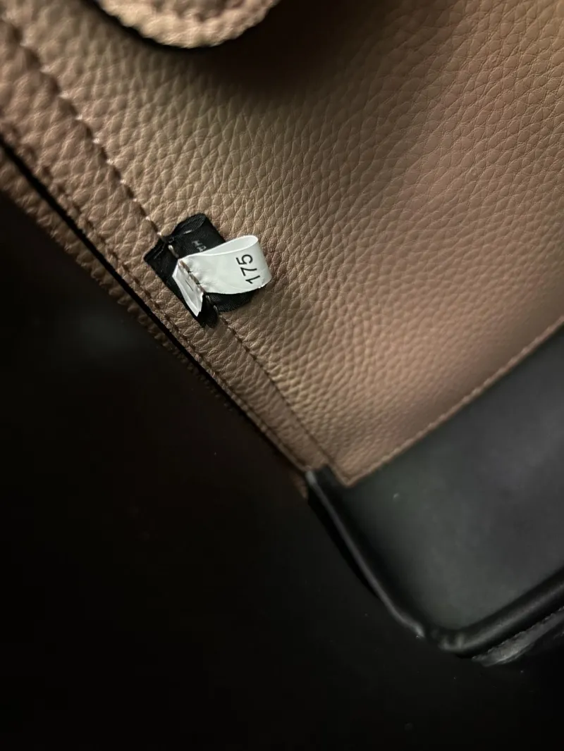 Prada Shopping Bags-170 - Image 9
