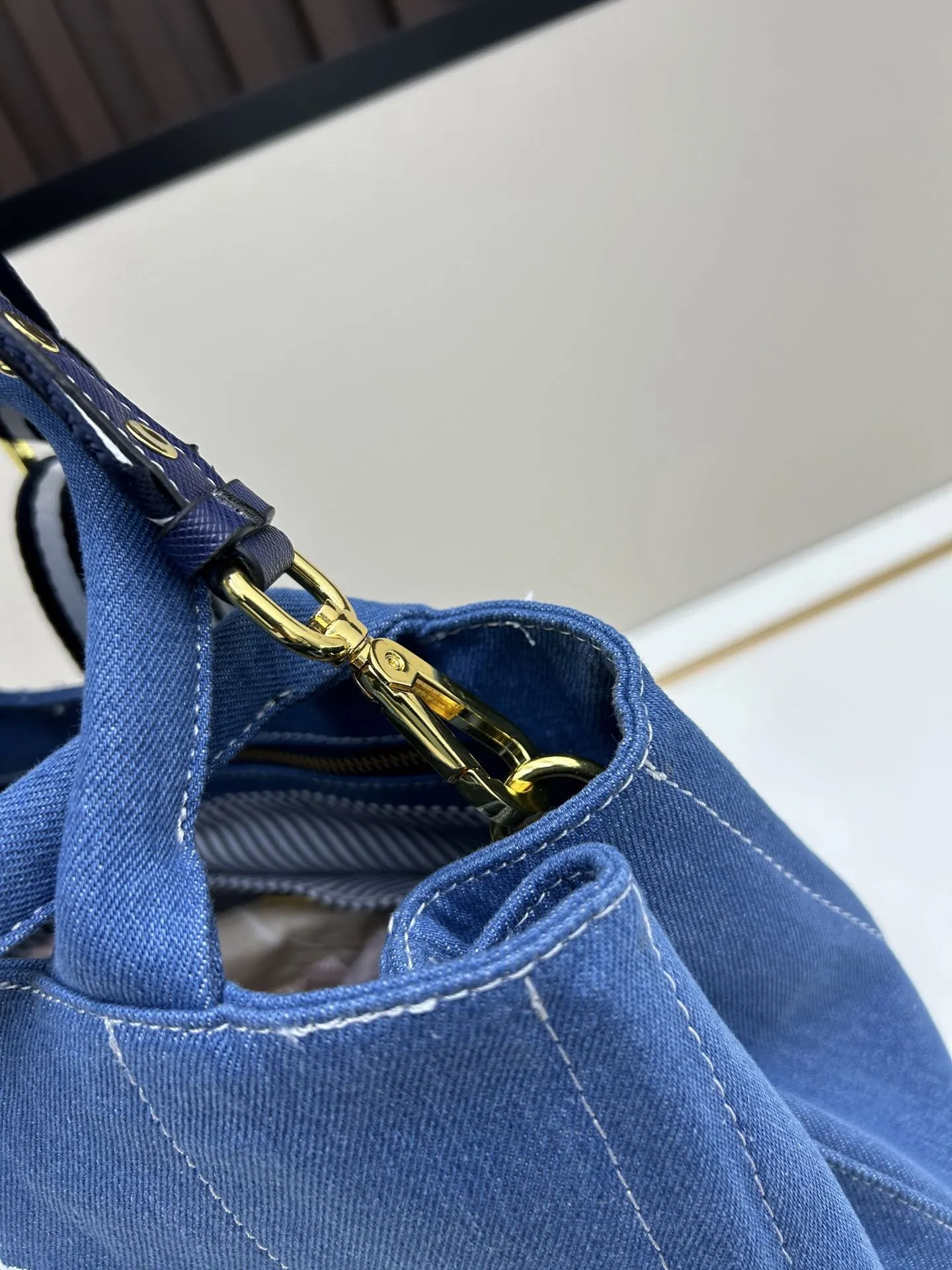 Prada Shopping Bags-191 - Image 5