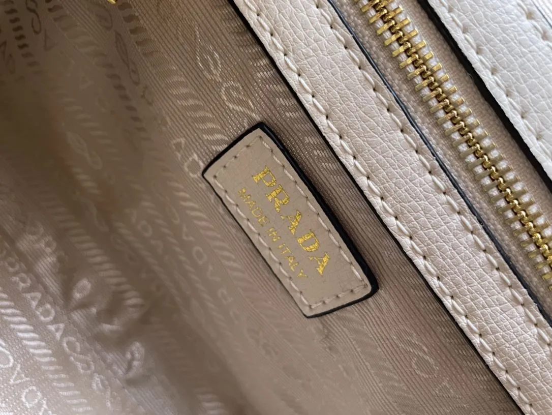 Prada Shopping Bags-192 - Image 9