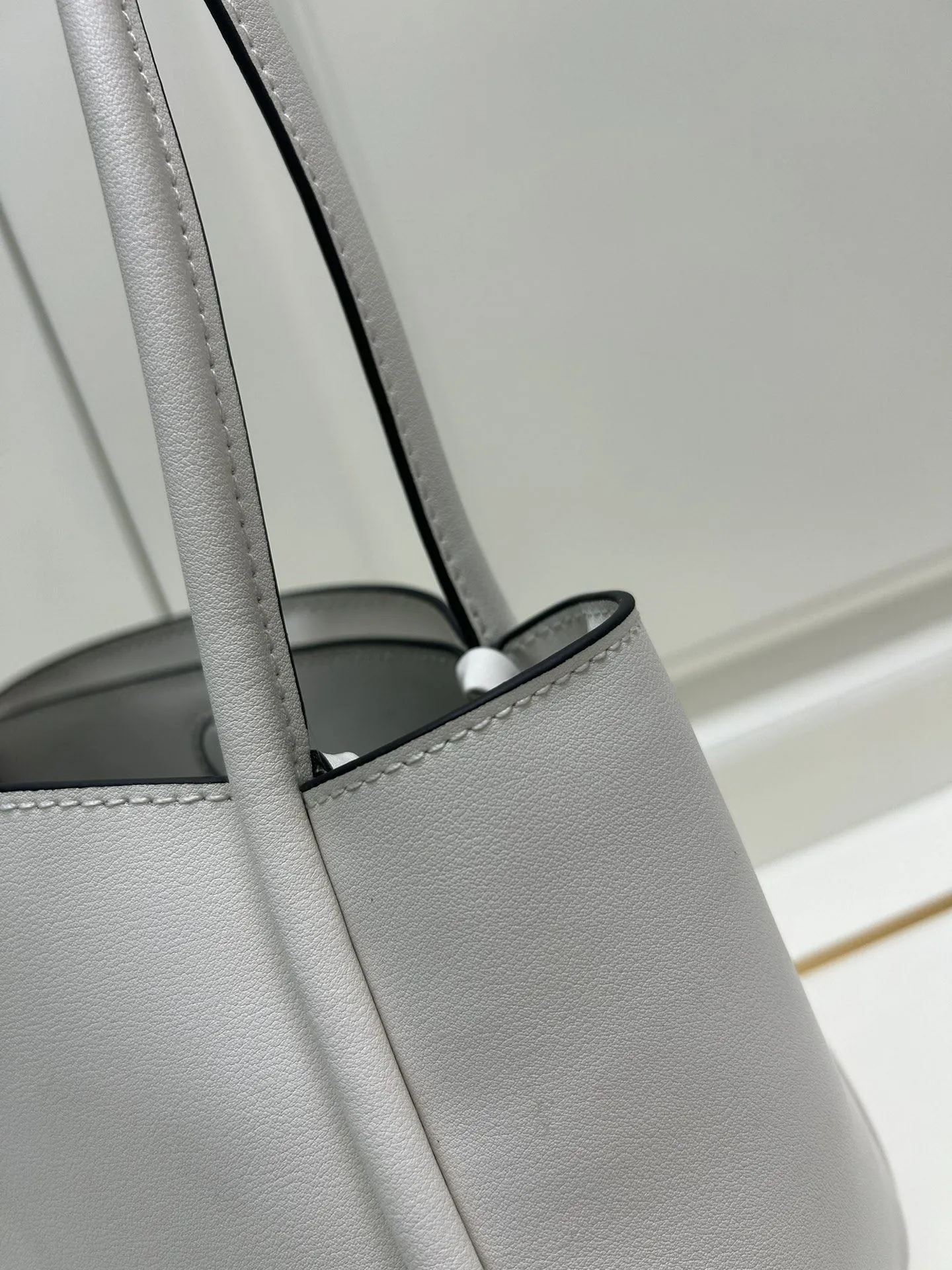 Prada Shopping Bags-196 - Image 5