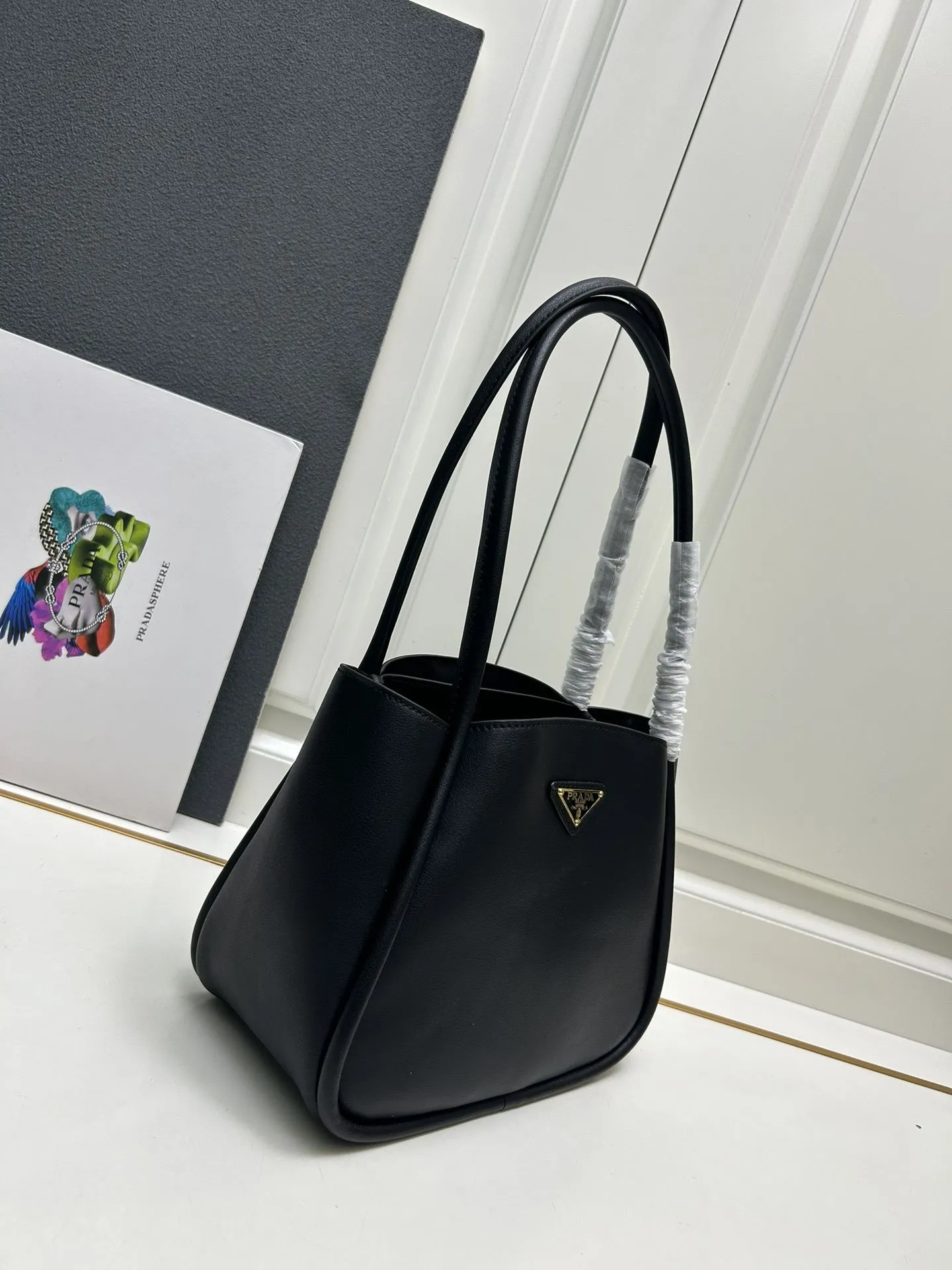 Prada Shopping Bags-197 - Image 4
