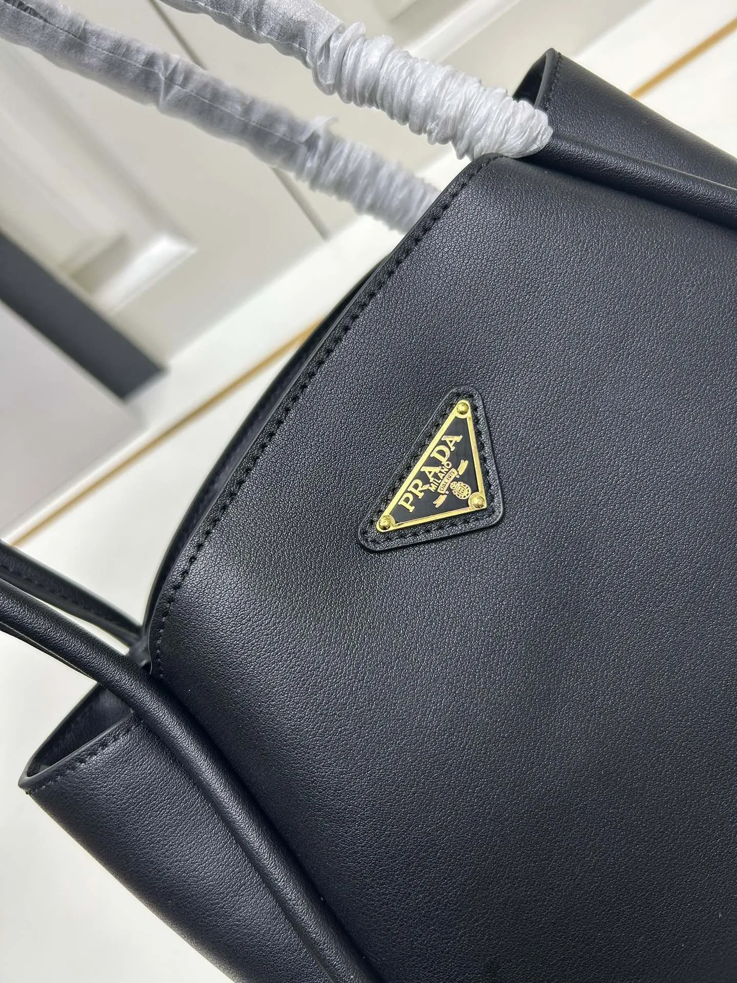Prada Shopping Bags-197 - Image 5