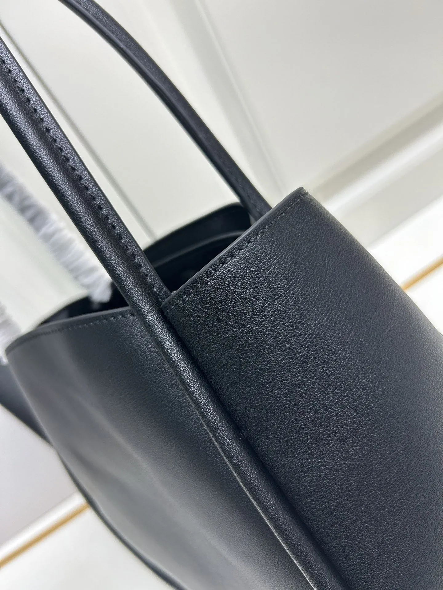 Prada Shopping Bags-197 - Image 6