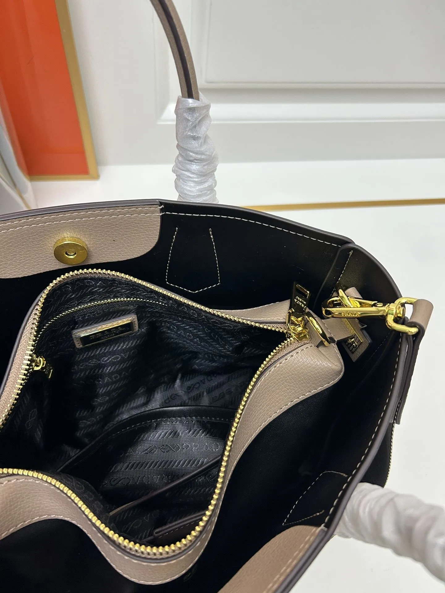 Prada Shopping Bags-198 - Image 9