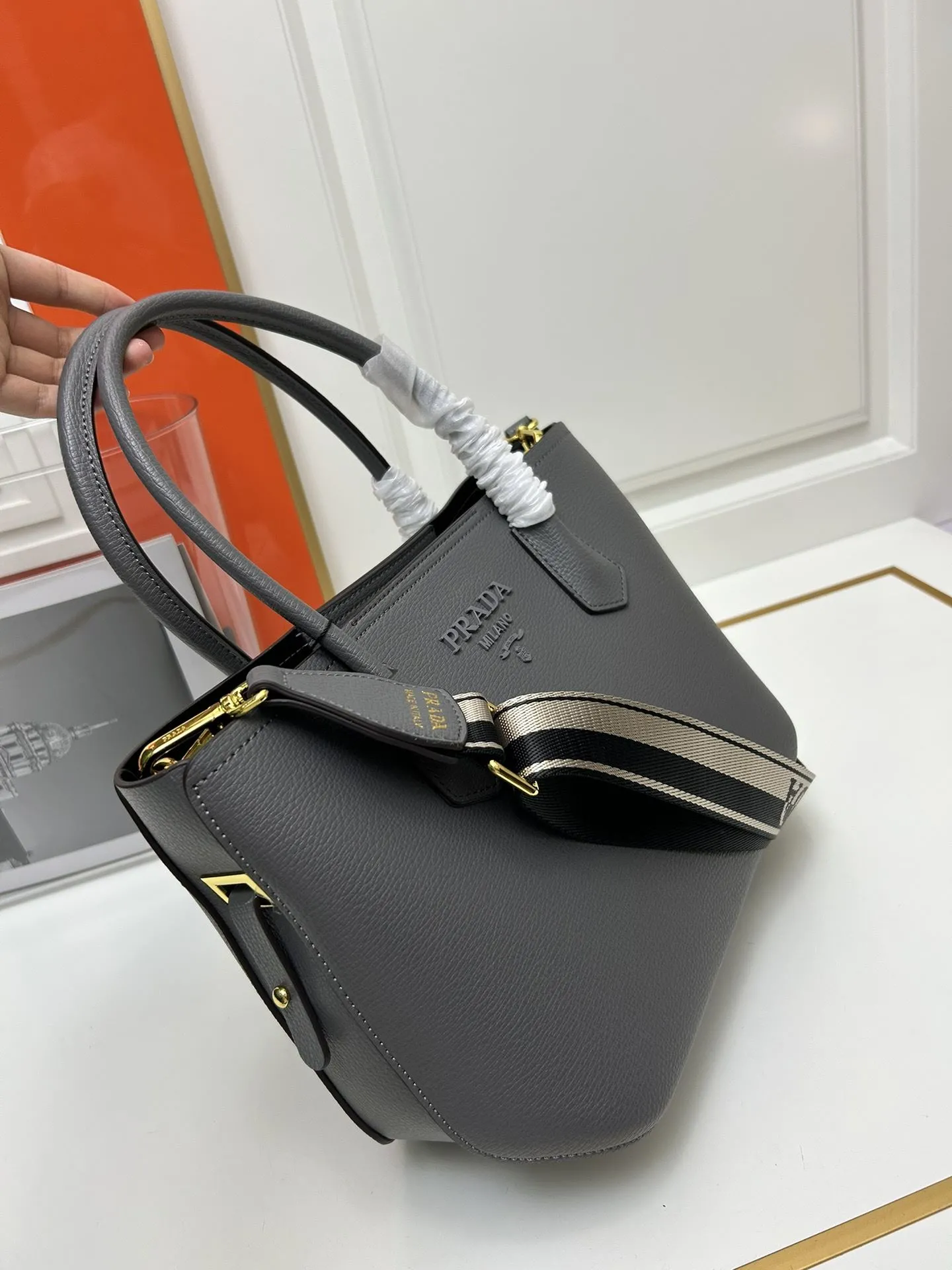 Prada Shopping Bags-200 - Image 3