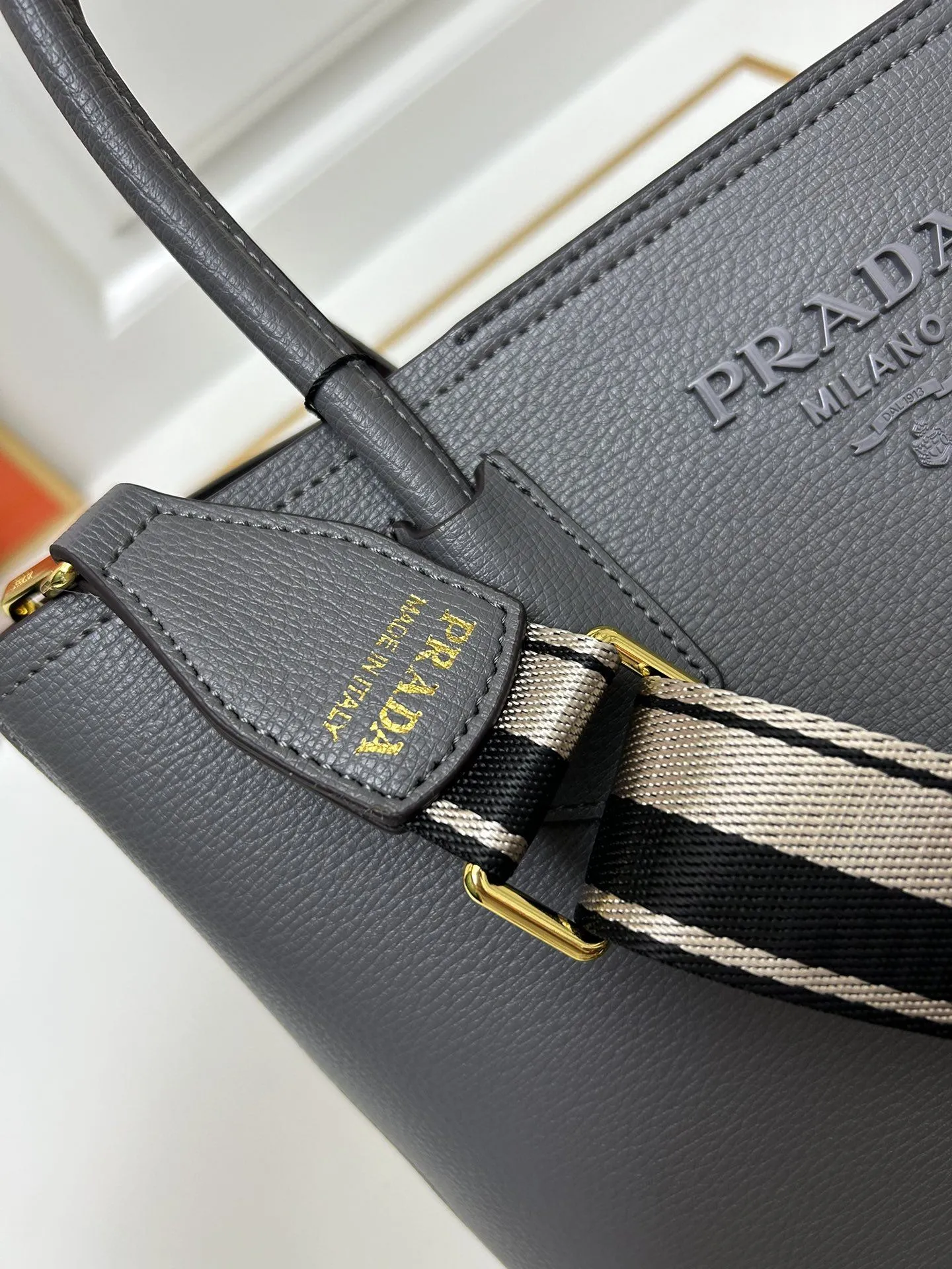 Prada Shopping Bags-200 - Image 5