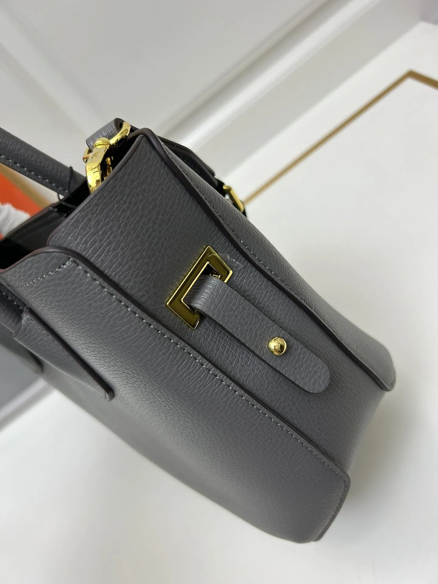Prada Shopping Bags-200 - Image 6