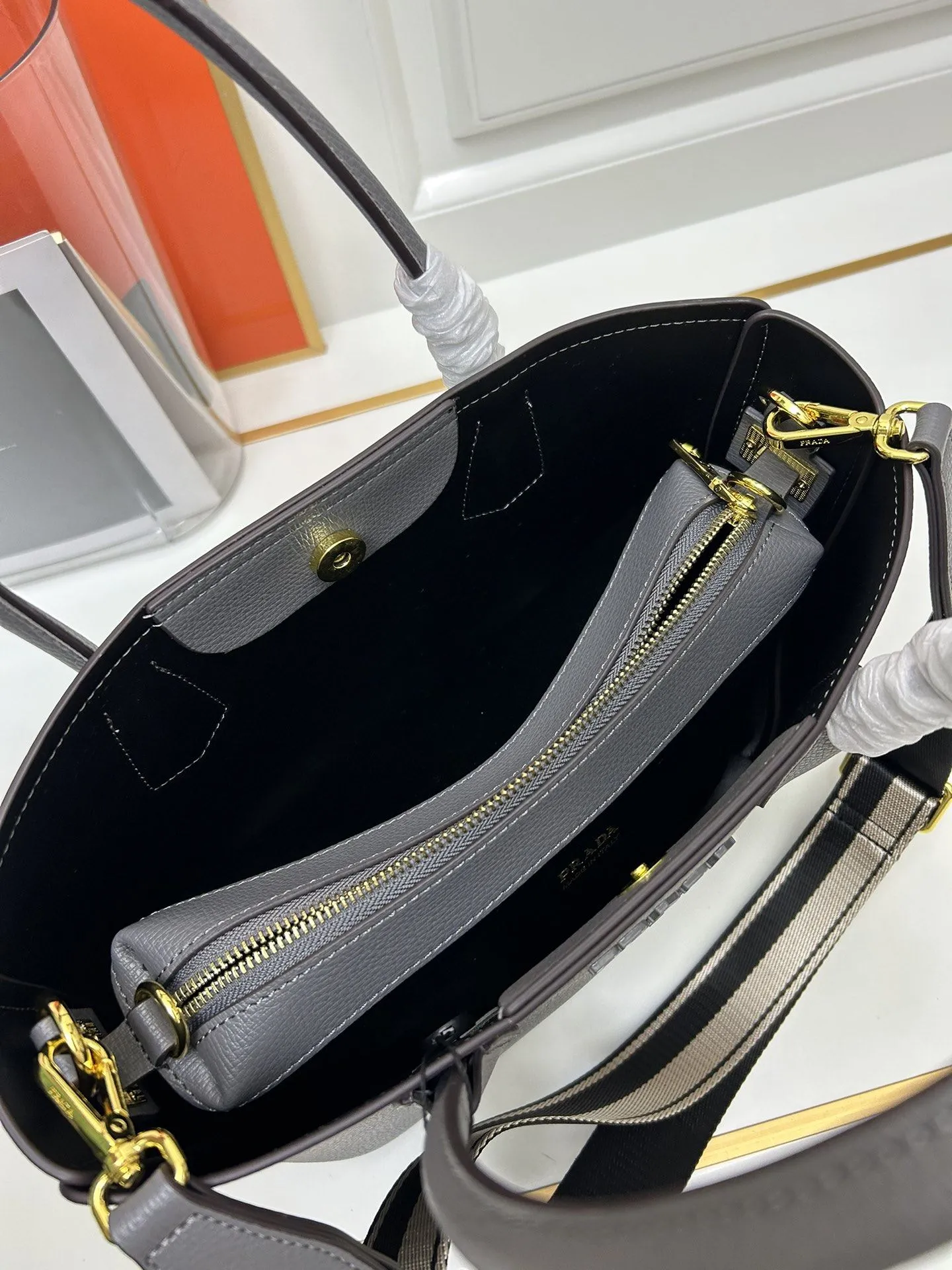 Prada Shopping Bags-200 - Image 8