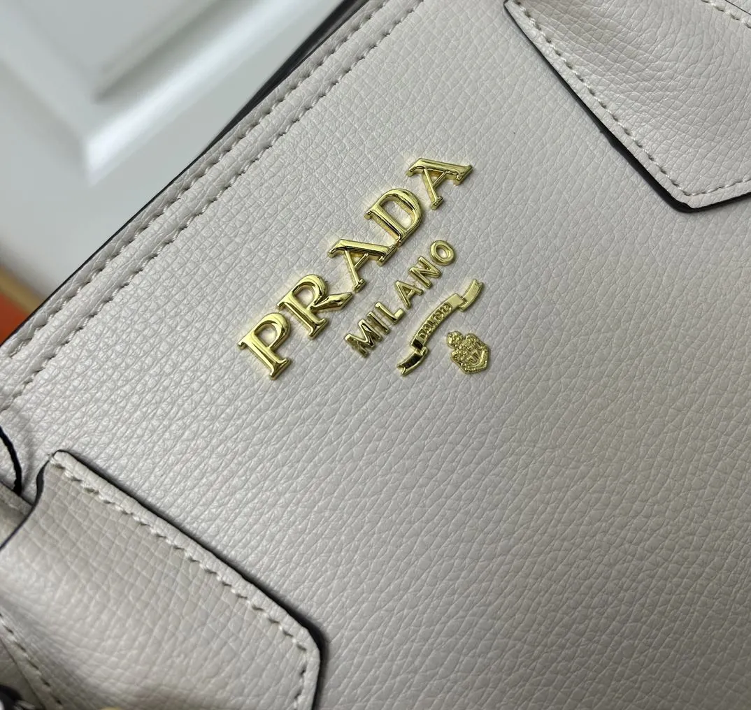 Prada Shopping Bags-202 - Image 4